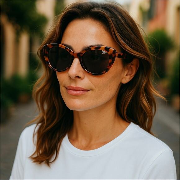 Frye Accessories - Frye Oversized Cat Eye Tortoise Shell Print Sunglasses Brown Black 100% UV lens